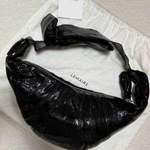 르메르 크루아상백 코티드 블랙