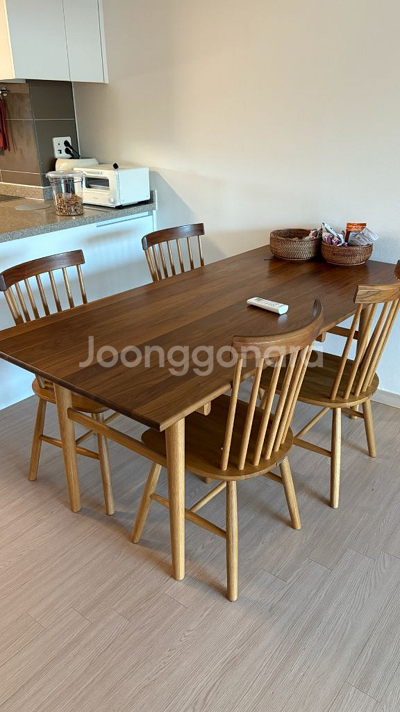 우디크 원목 6인용 식탁세트--0