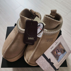 UGG 시드니 니트 플랫폼 슬리퍼 235