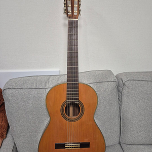 엄태창 클래식기타 판매합니다