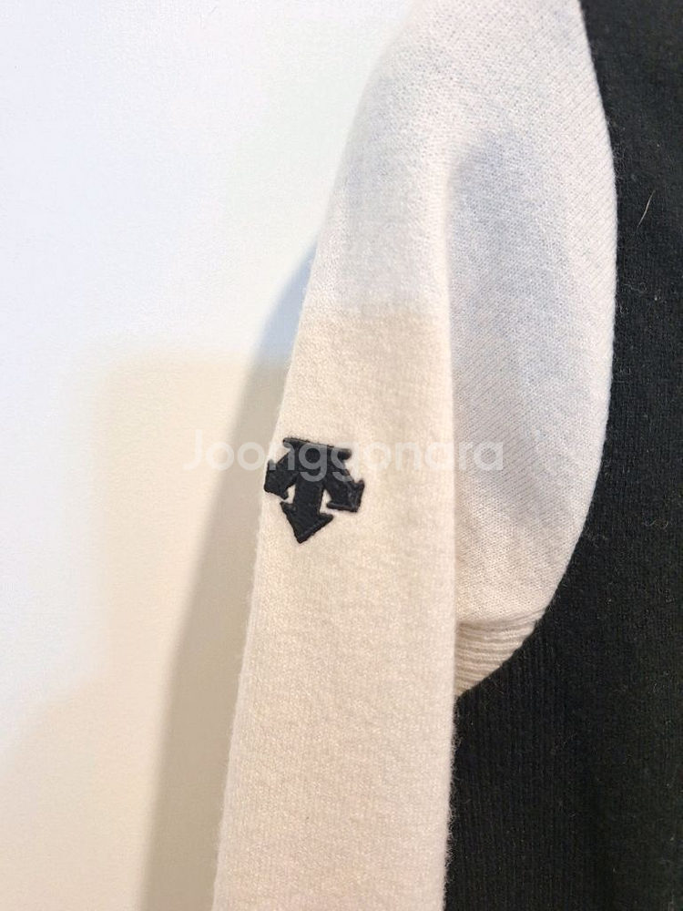 데상트 여성 골프웨어 니트 티셔츠--3