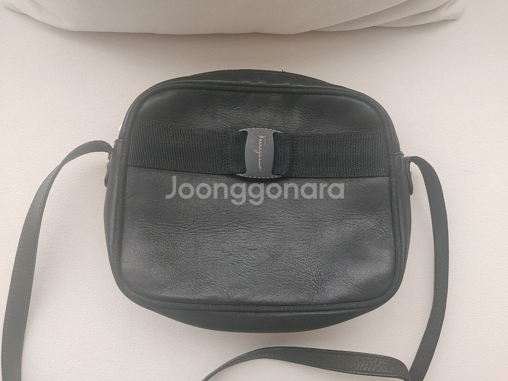 페라가모 크로스백--2