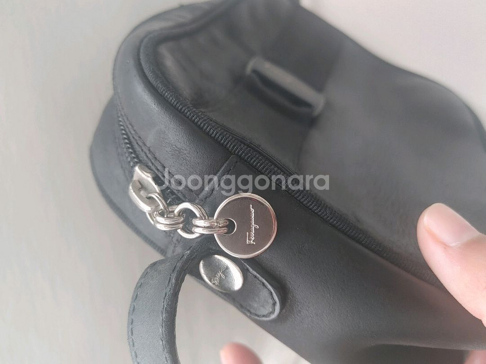 페라가모 크로스백--4