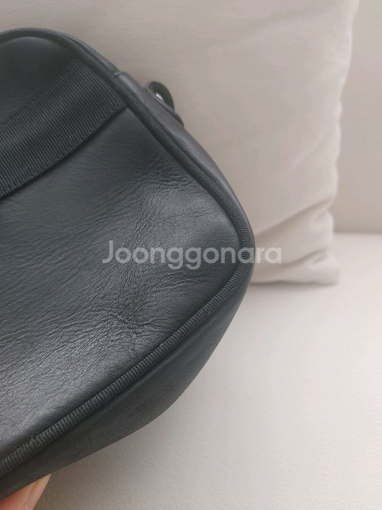 페라가모 크로스백--5