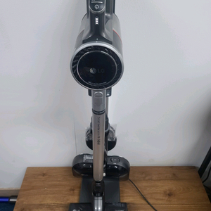 LG 코드제로무선청소기 A9 S978SA(삼성배터리 57분&53분 작동,물걸레티트포함,전체 청소완)