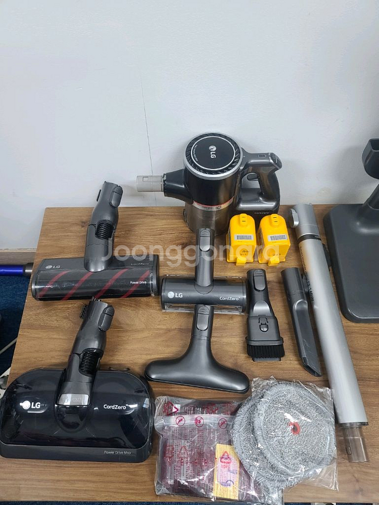 LG 코드제로무선청소기 A9 S978SA(삼성배터리 57분&53분 작동,물걸레티트포함,전체 청소완)--1