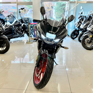 23년식GSX-R125 4,3XXkm 판매합니다:)