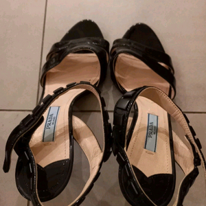 프라다 여성 스타일리시한 샌들