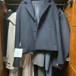 우영미 벨트 디테일 크롭자켓(숏코트 느낌) 판매합니다. (95사이즈(오버핏)) 이미지