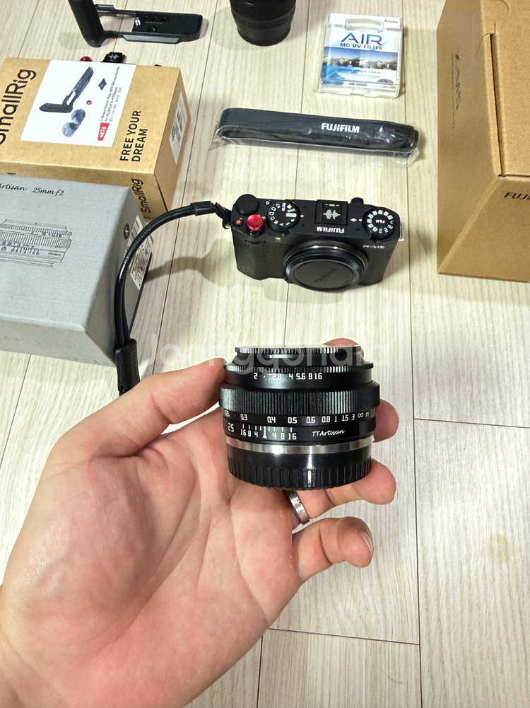 티티아티산 25mm f2 후지x마운트 판매합니다--0