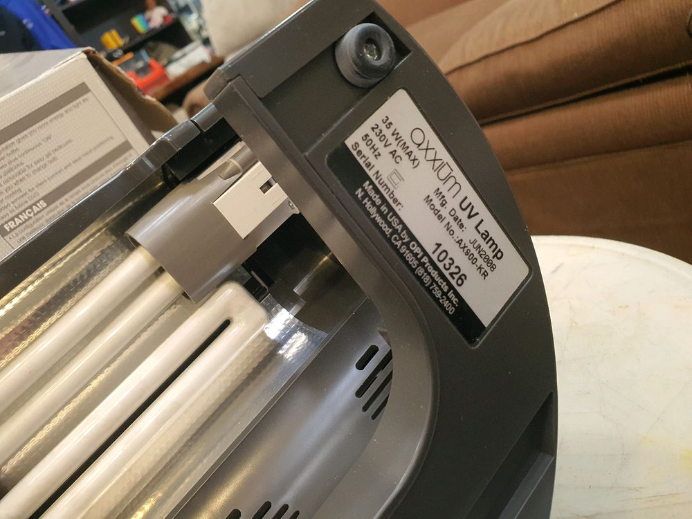 OPI Axxium Light UV 램프 네일아트전문가용 이미지