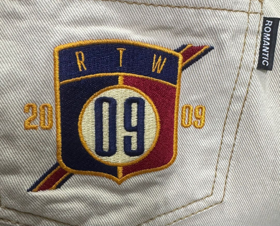 로맨틱크라운 베이지 스커트 이미지