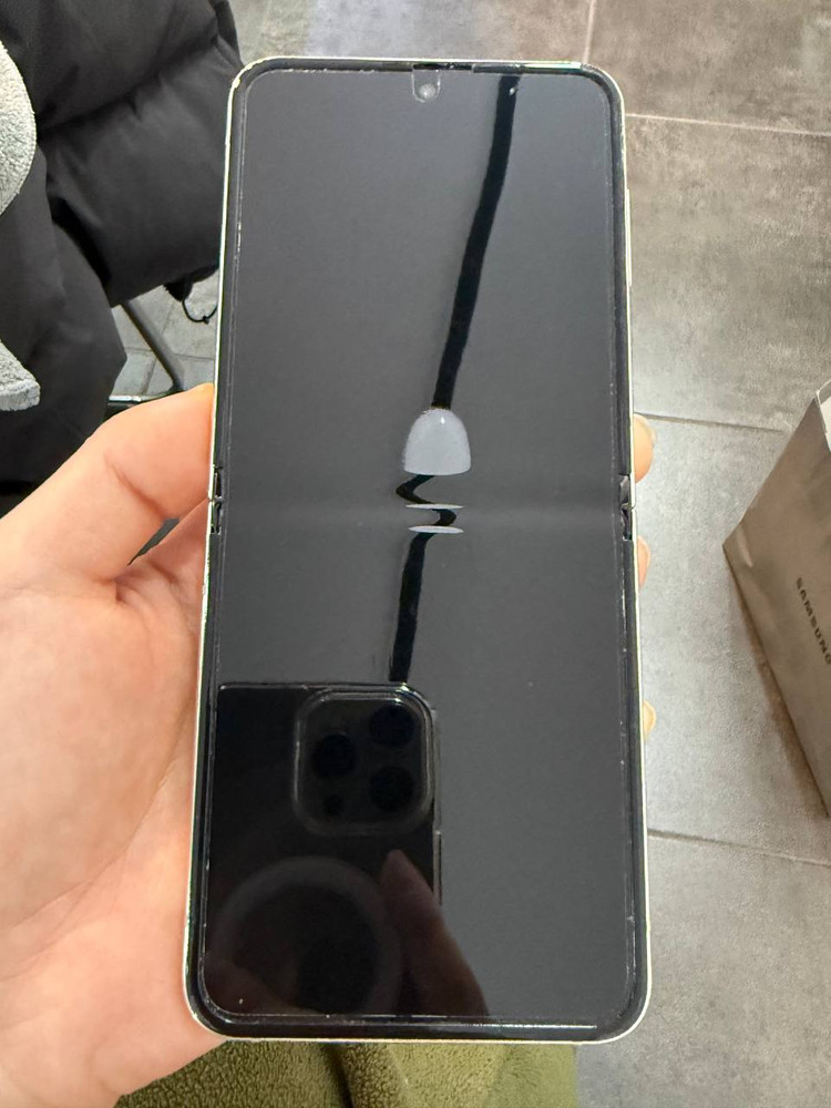 무잔상)갤럭시Z플립5 크림 512GB 이미지