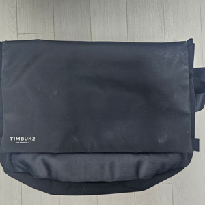 팀벅2 메신저백 팝니다