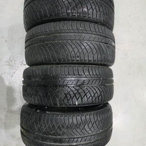 245/45R18 금호윈터타이어