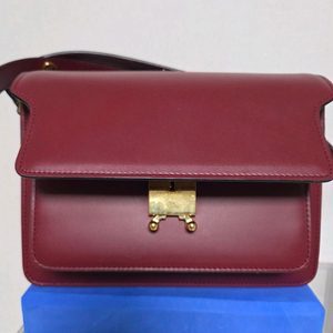 마르니 레더 버건디 크로스백