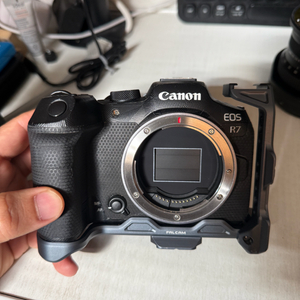 캐논 eos R7 + 18-150 렌즈 세트, 시그마 10-18 f2.8