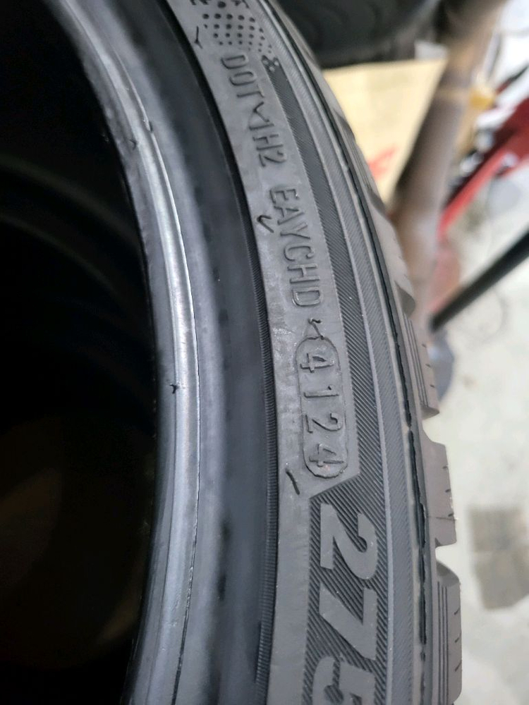 275 30 20 윈터타이어(금호 WP72)--2
