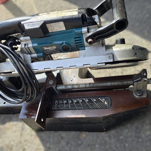 마끼다 밴드쇼 2107FW 파이프절단기 파이프톱 밴드쏘 밴드톱 거치대 포함