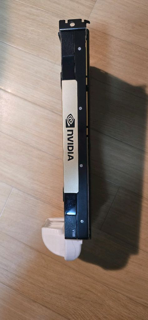 Nvidia TESLA V100 그래픽카드--1