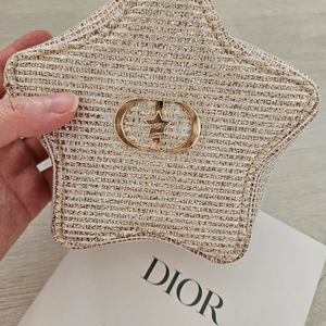 디올 뷰티 홀리데이 별파우치 새제품