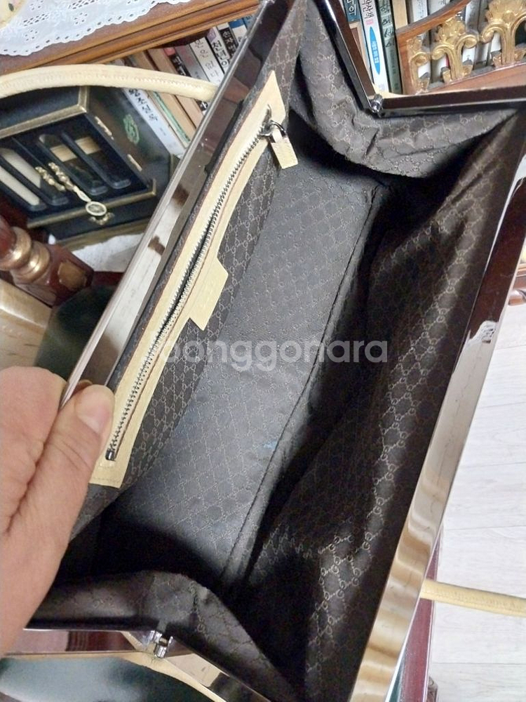 정품구찌숄더백--7