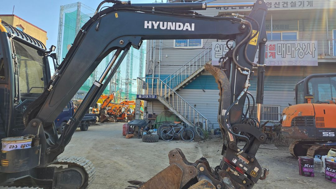 현대굴삭기 HX65AMT 02굴삭기 회전링크 뿌레카 코끼리집게 대구위치 중고굴삭기매매 동백정부장 이미지