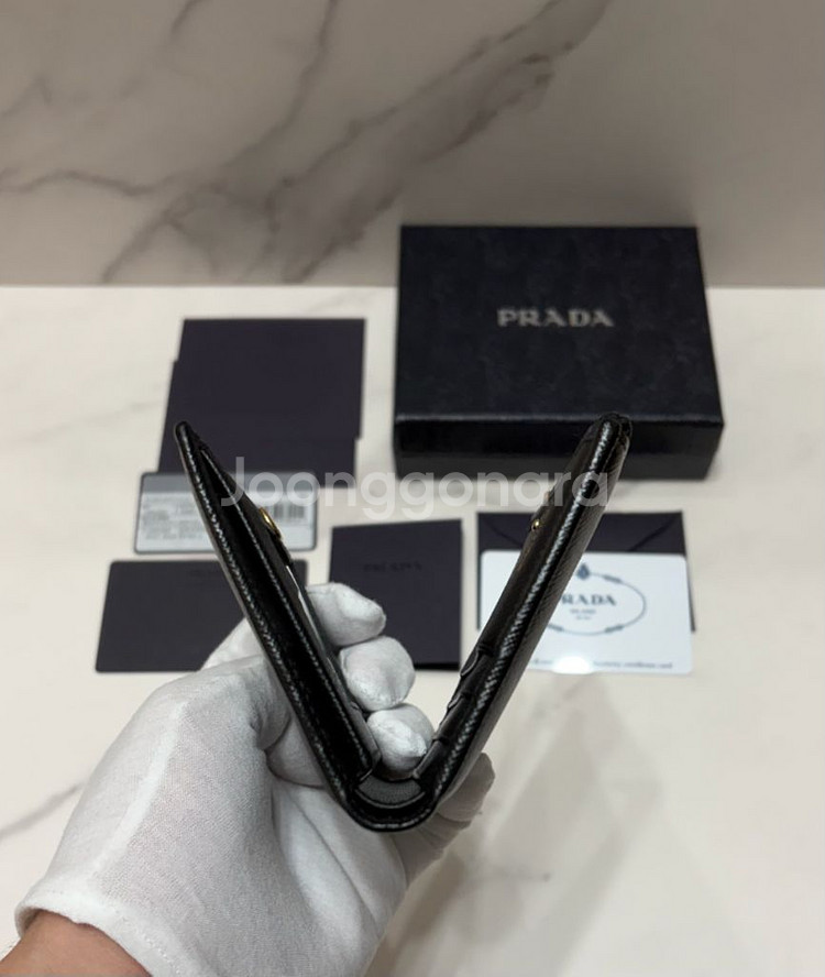 [정품] 프라다 사피아노 반지갑 블랙--6
