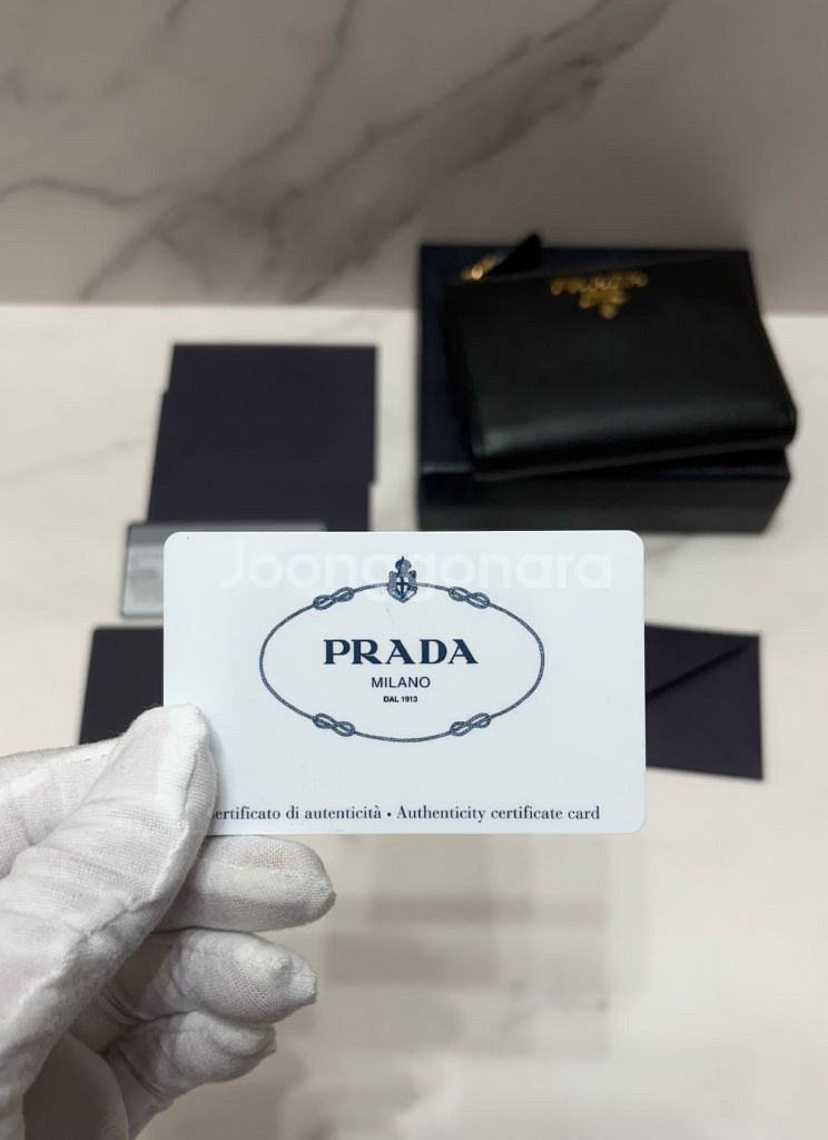[정품] 프라다 사피아노 반지갑 블랙--7