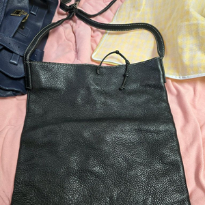 블랙가죽숄더빽