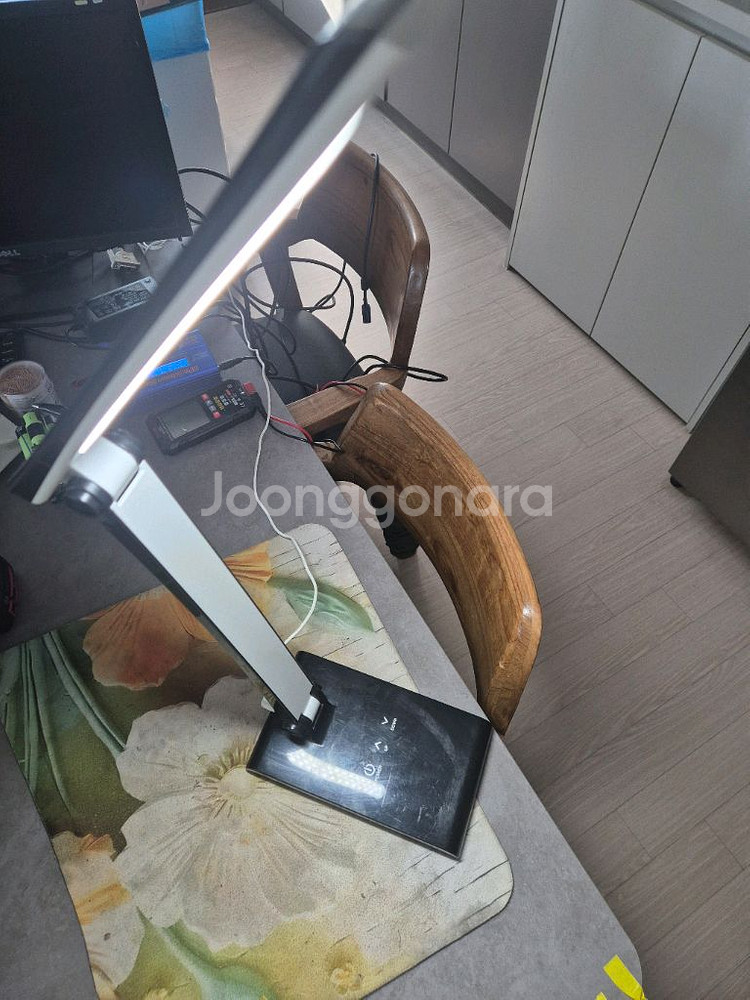 슬립 LED 스텐드 깨끗하고 작동잘됩니다--7