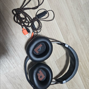 JBL 퀌텀800 무선 헤드폰