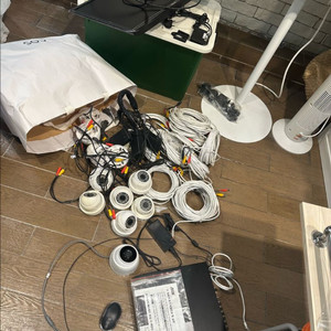 대형음식점 대형무인편의점 cctv 12개채널+모니터+중계기 급처75만 다음주부터는안급해요 가격올려요