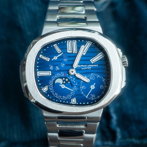 wmt 그린라벨 노틸러스 5712 오마쥬 시계 AM0050C