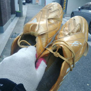 아디다스 프레데터 파워스워브 9 골드 260m