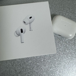 에어팟프로2 판매합니다. (라이트닝)