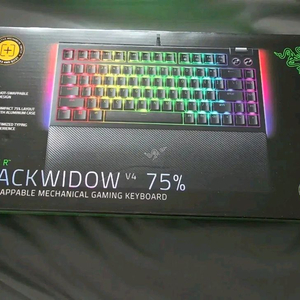 레이저 블랙위도우 V4 75%게이밍 키보드 미개봉