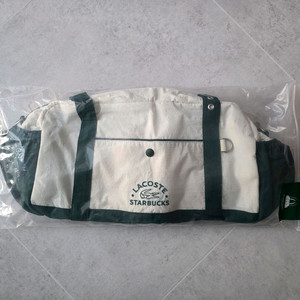 스타벅스 라코스테 멀티플백. 그린. 반값택배포함. 새상품