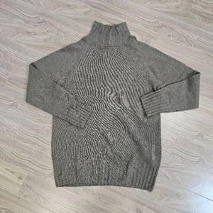 씨에로 니트 터틀넥 스웨터과 겨울바지 프리사이즈