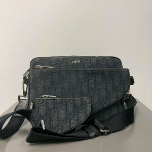 디올 트리플 새들 파우치 크로스백