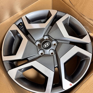 팰리세이드 (르블랑/프레스티지) 20인치 임판휠 판매합니다.