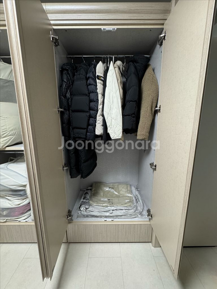 에코 대형 아이보리색상 옷장--2