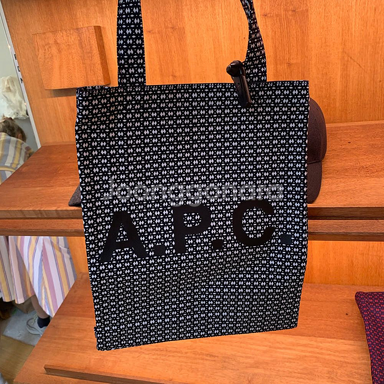 A.P.C. 아페쎄 Lou 패턴 에코 숄더백--2
