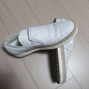 Tods 흰색 플라워 여성 에스파듀 토즈 슬립온 백화점구매