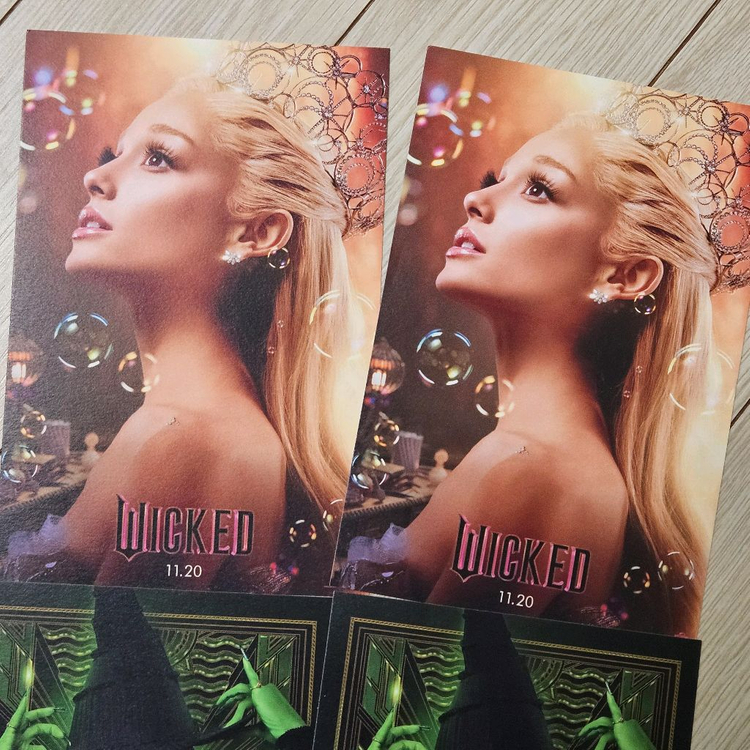 위키드 엽서 4장 cgv 굿즈 싱어롱 특전 영화 아리아나그란데 신리아에리 이미지