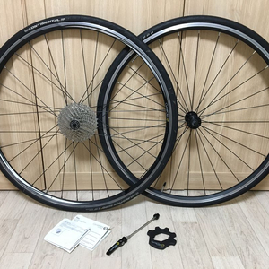 싸이클옵스 파워탭 휠셋. 파워미터를 측정할 수 있는 고가의 제품입니다. 시마노 10단바디에 11단 34t스프라켓