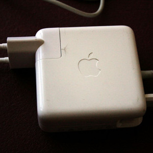 애플 맥북,맥북프로 시리즈 60W 맥세이프 파워 아답터