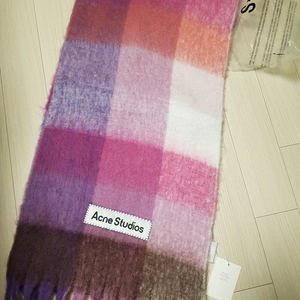 아크네 스튜디오 울 머플러