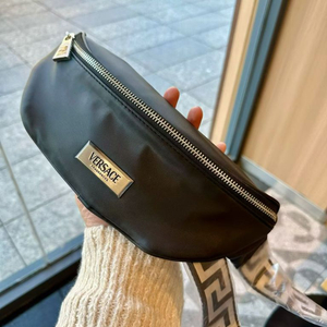 베르사체 힙색 슬링백 등산가방