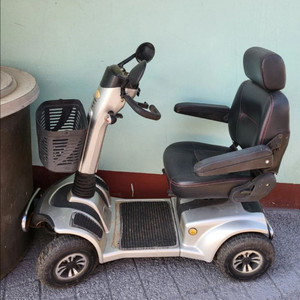 전동스쿠터 노인스쿠터